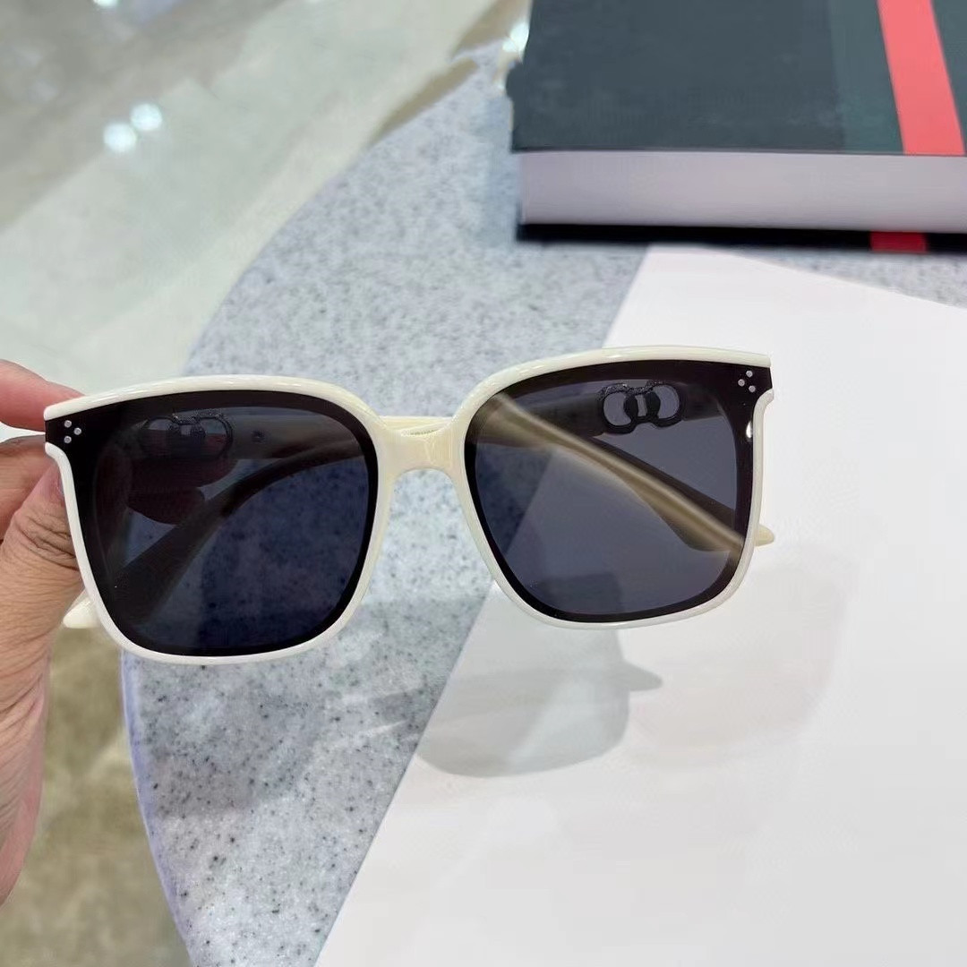 Aynı Stilde Yeni Kadın Güneş G - Street Fashion Shoot incelemesi ve fiyatı